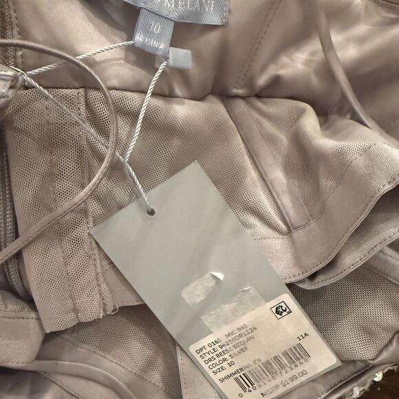 Antonio MelaniReese Sequin Square Neck Sleveless Maxi A-Line 
PP12-10
PP13-8 - Picture 4 of 5